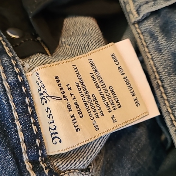 SOLD! Women's Miss Me Boot Cut Jeans Size 29 "Paris" - Picture 3 of 5